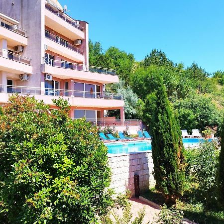 Green, Quiet And Beautiful 1 Appartement Kavarna Buitenkant foto