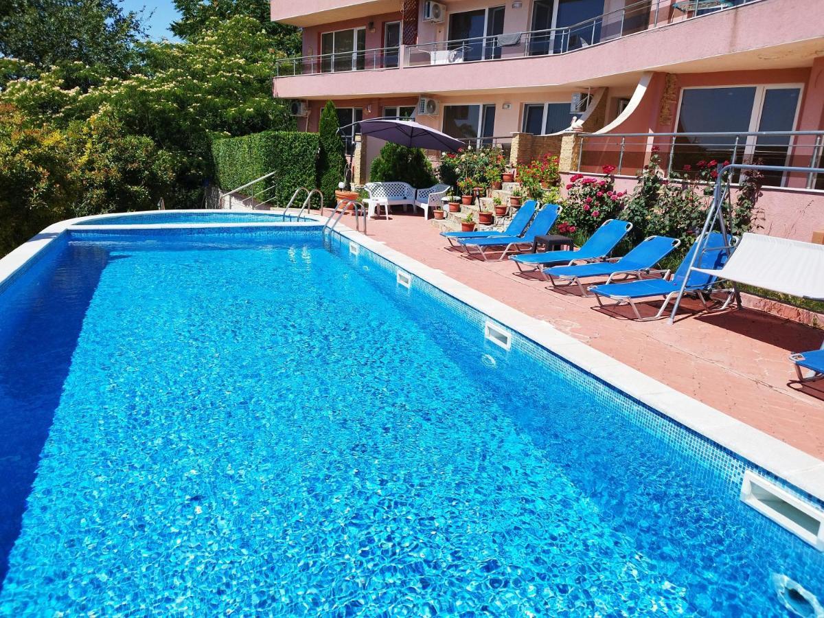 Green, Quiet And Beautiful 1 Appartement Kavarna Buitenkant foto