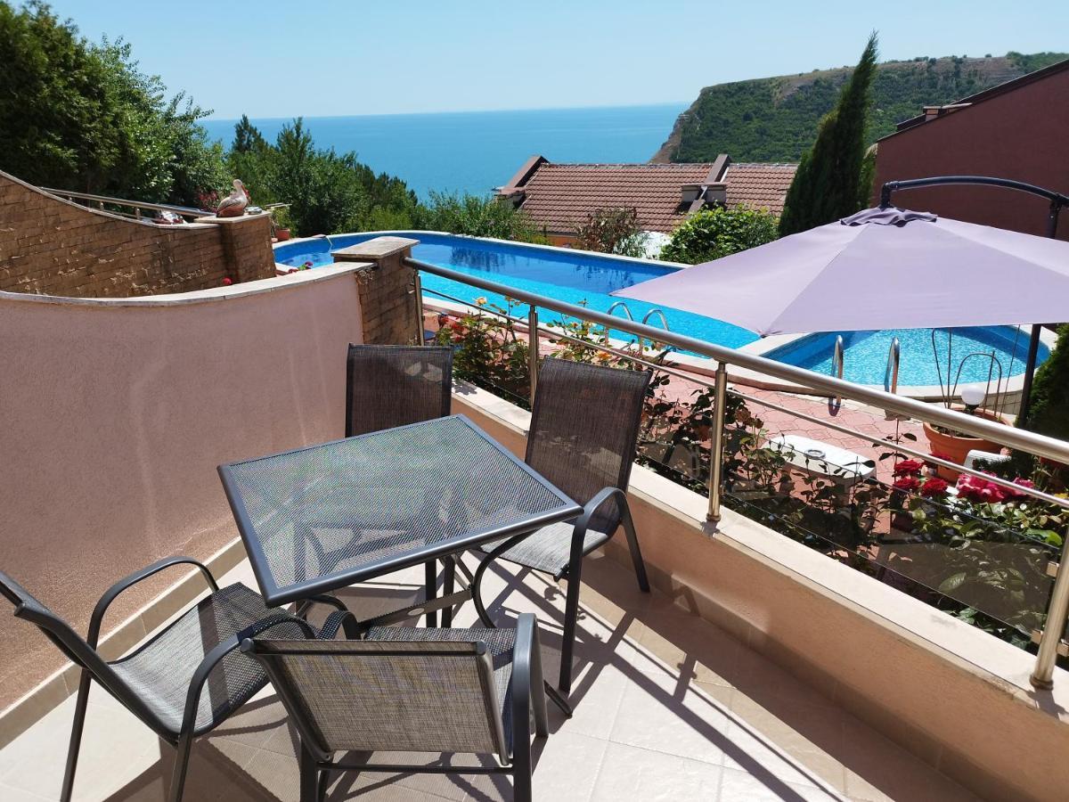 Green, Quiet And Beautiful 1 Appartement Kavarna Buitenkant foto