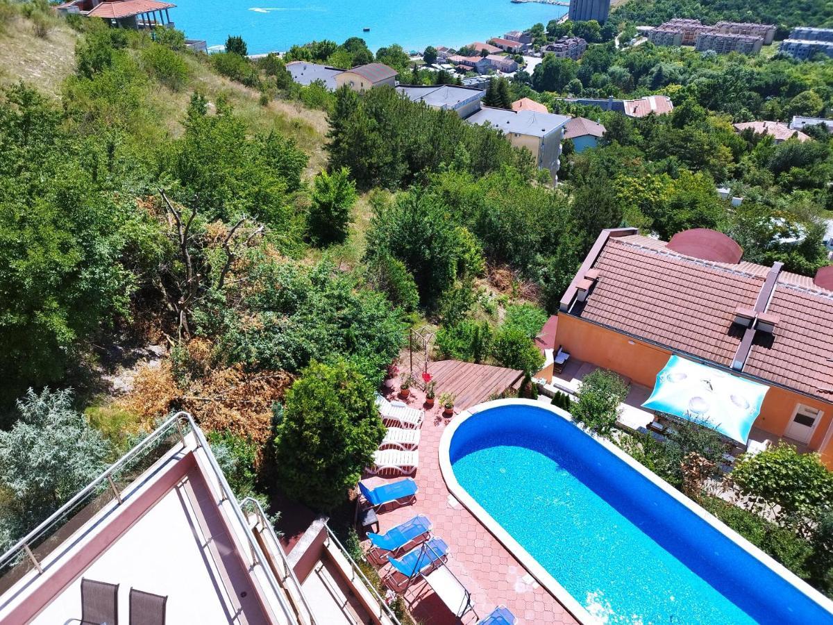 Green, Quiet And Beautiful 1 Appartement Kavarna Buitenkant foto