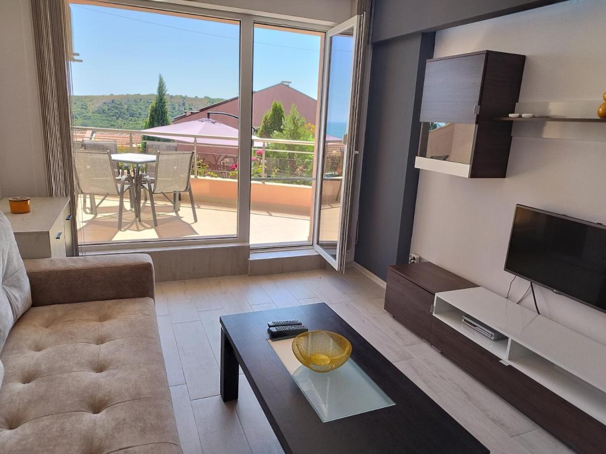 Green, Quiet And Beautiful 1 Appartement Kavarna Buitenkant foto