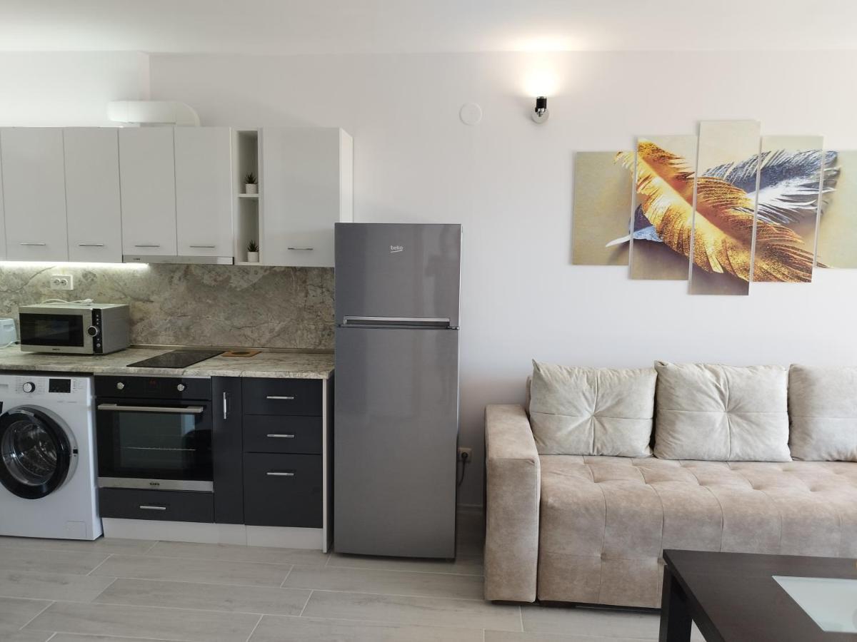 Green, Quiet And Beautiful 1 Appartement Kavarna Buitenkant foto