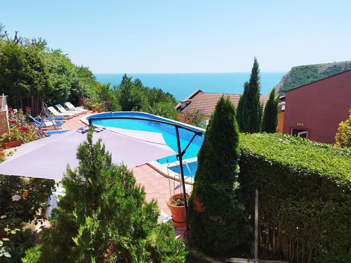 Green, Quiet And Beautiful 1 Appartement Kavarna Buitenkant foto